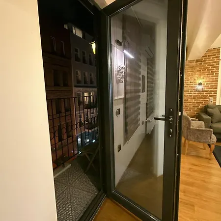 Guestport No 2, Luxury 70 M2 With Balcony * İstanbul